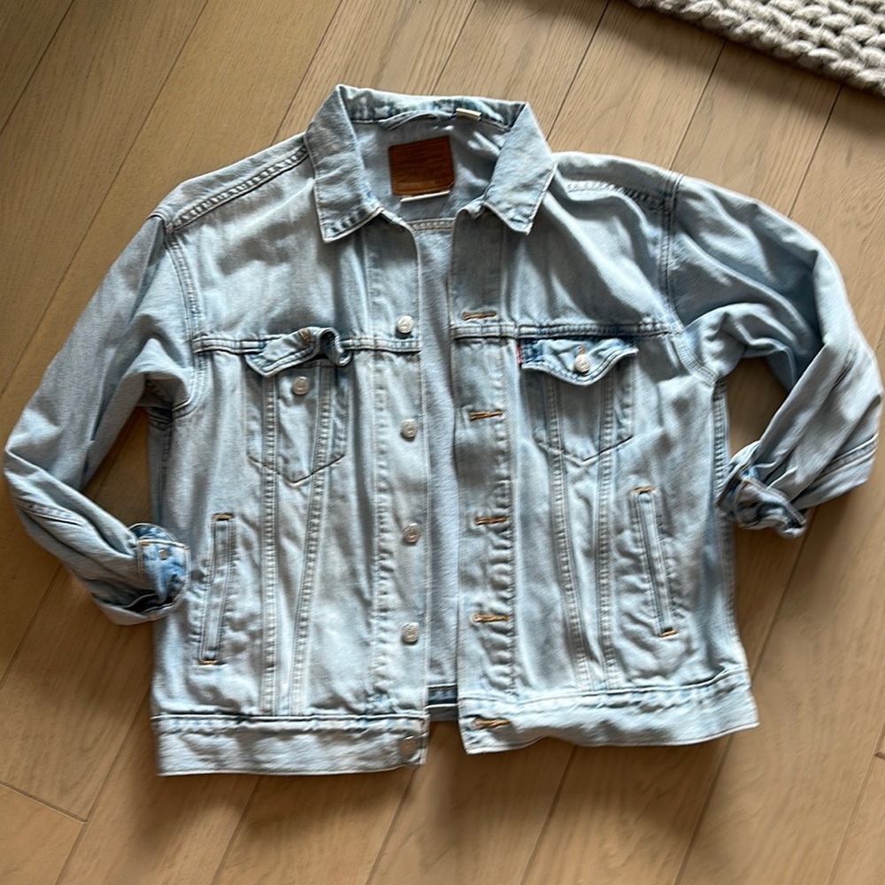 Levi’s oversized denim jacket